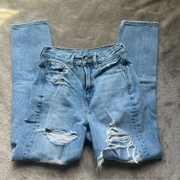 American Eagle Distressed Highest Rise Mom Blue Jeans Size 000 Short - Picture 1 of 8